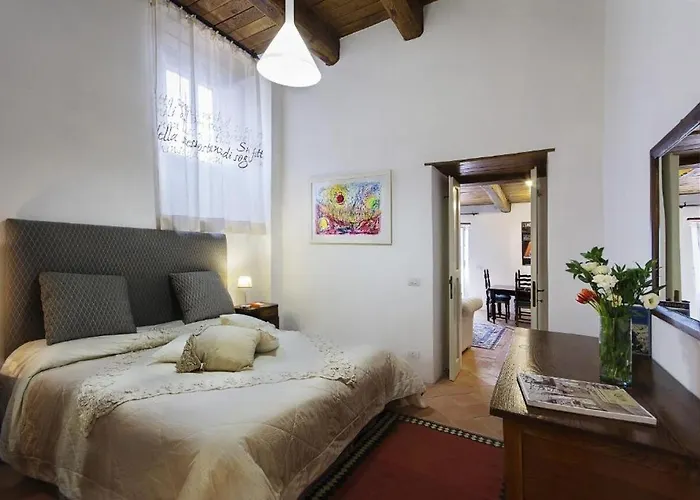 Castello Di Postignano 4*